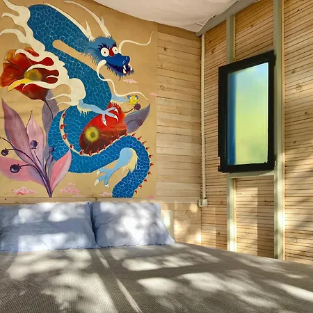 Sens לינה וארוחת בוקר