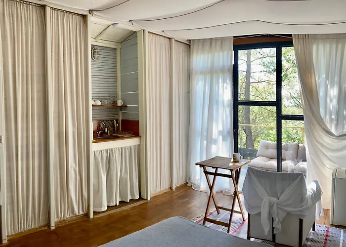 Sens Bed & Breakfast 3*