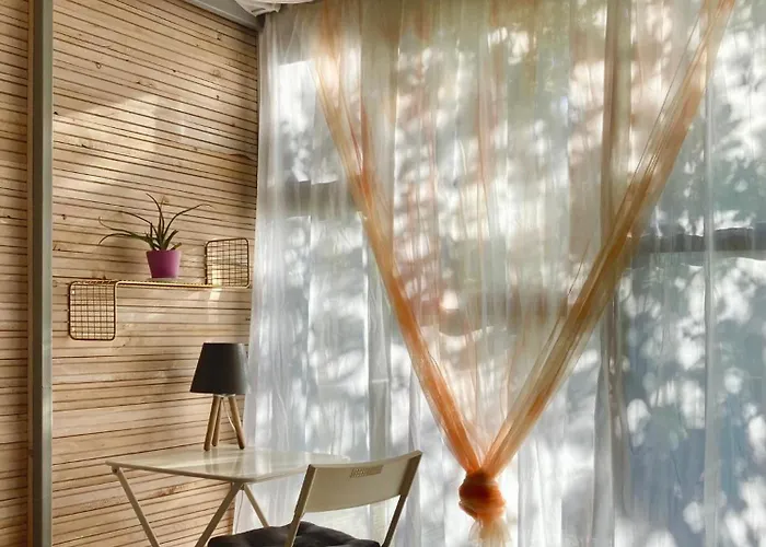 Sens Bed & Breakfast 3*