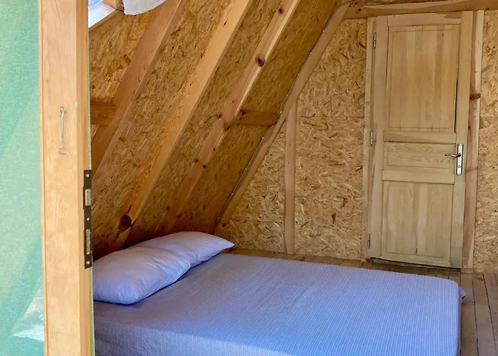 Bed & Breakfast Sens 3*